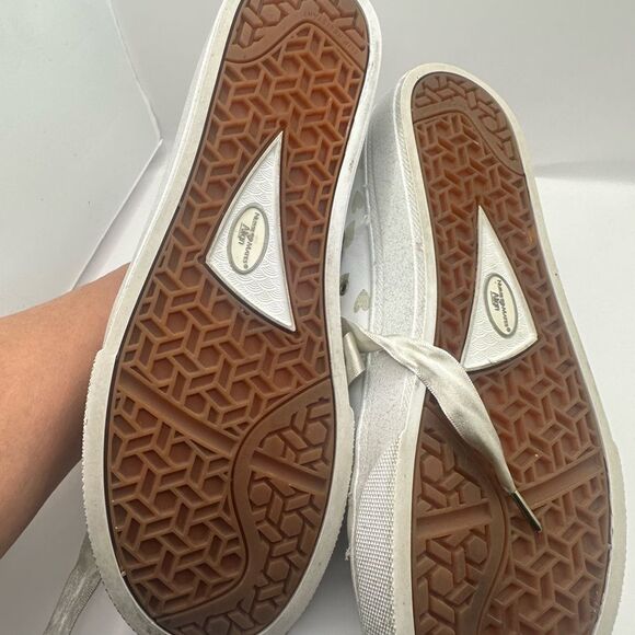 NURSE MATES ALIGN Hope
Breast Cancer Awareness White
Silver Leather Sneakers 9.5 - Picture 7 of 7